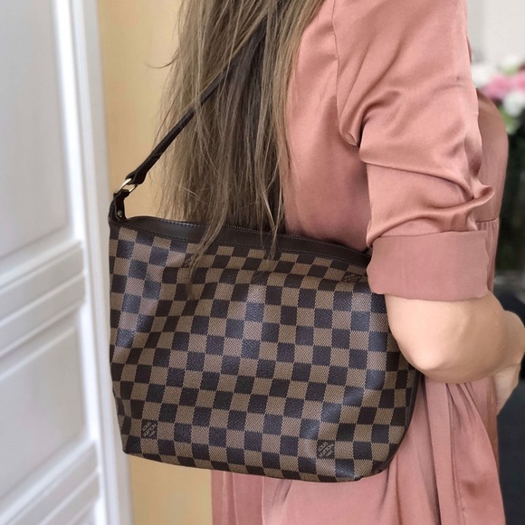 ‼️sold‼️Louis Vuitton Illovo MM - Picture 3 of 16